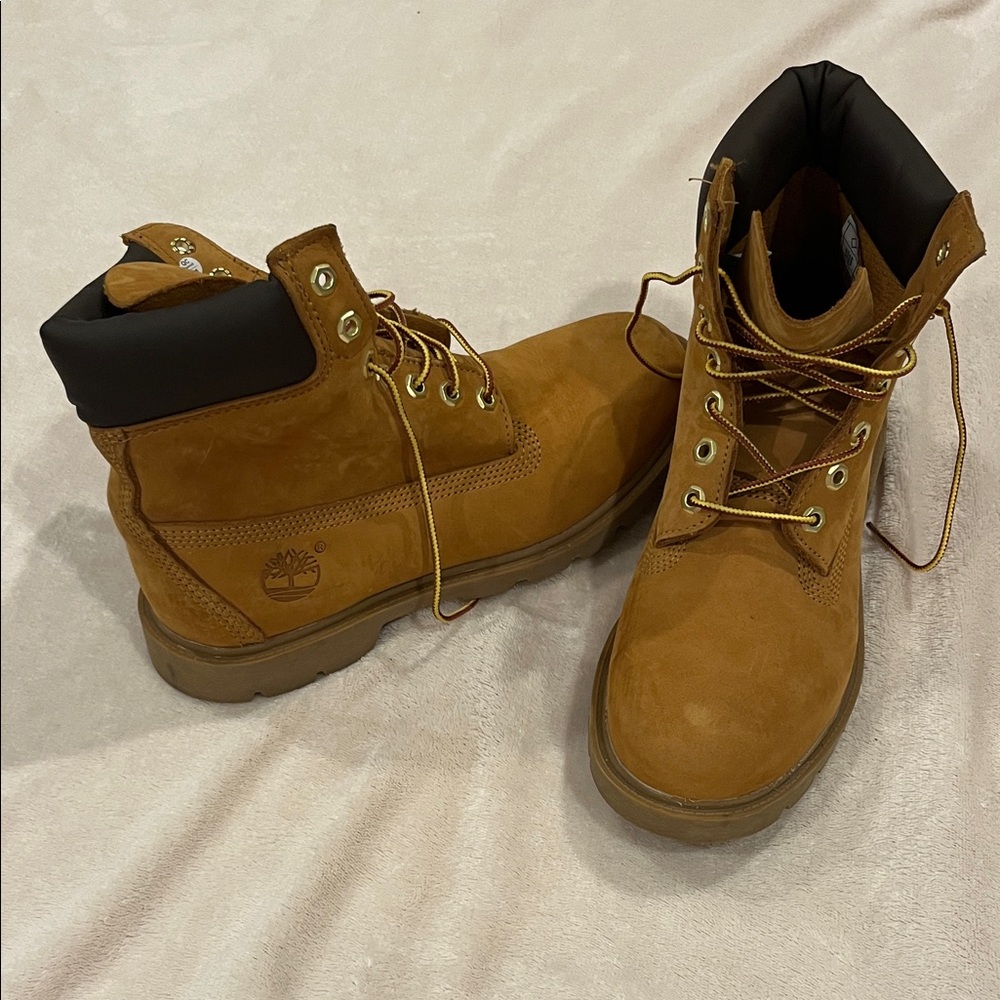 Timberland Tan Nubuck Lace-Up Boots